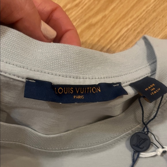 Louis Vuitton Light Gray Tee with Brown Pocket sz M - Picture 7 of 10